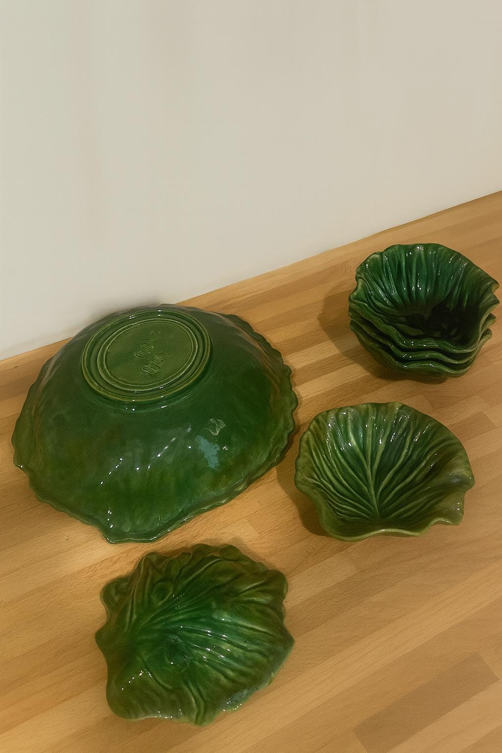 Vintage 1968 Handmade Cabbageware Salad Set – 6-piece Majolica-Style Green Leaf Bowls