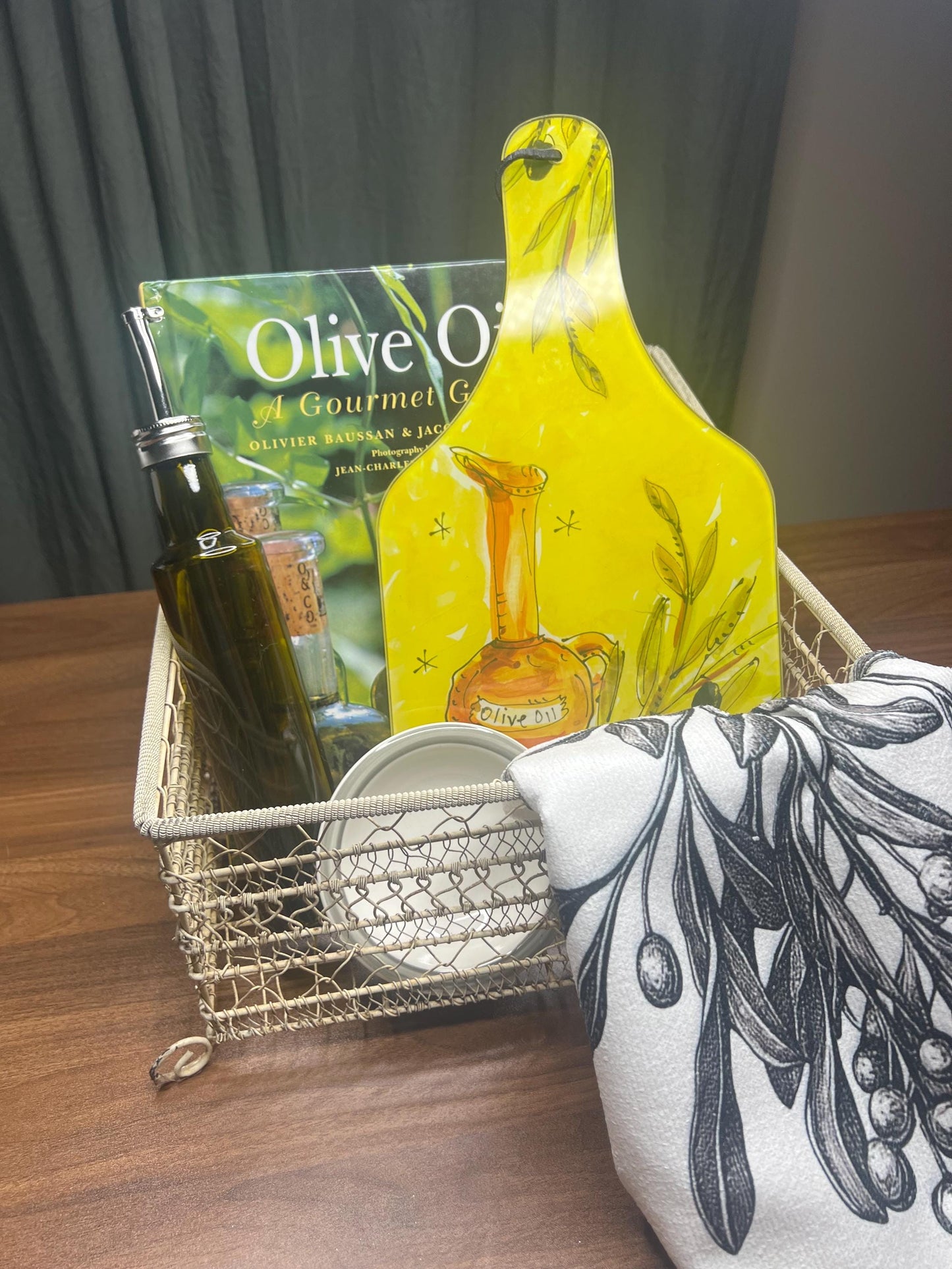 Curated Olive Oil Gourmet Gift Set – Cookbook, Ceramic Board, Dispenser Bottle, Dipping Dish & Towel | Mediterranean Kitchen Décor | Hostess