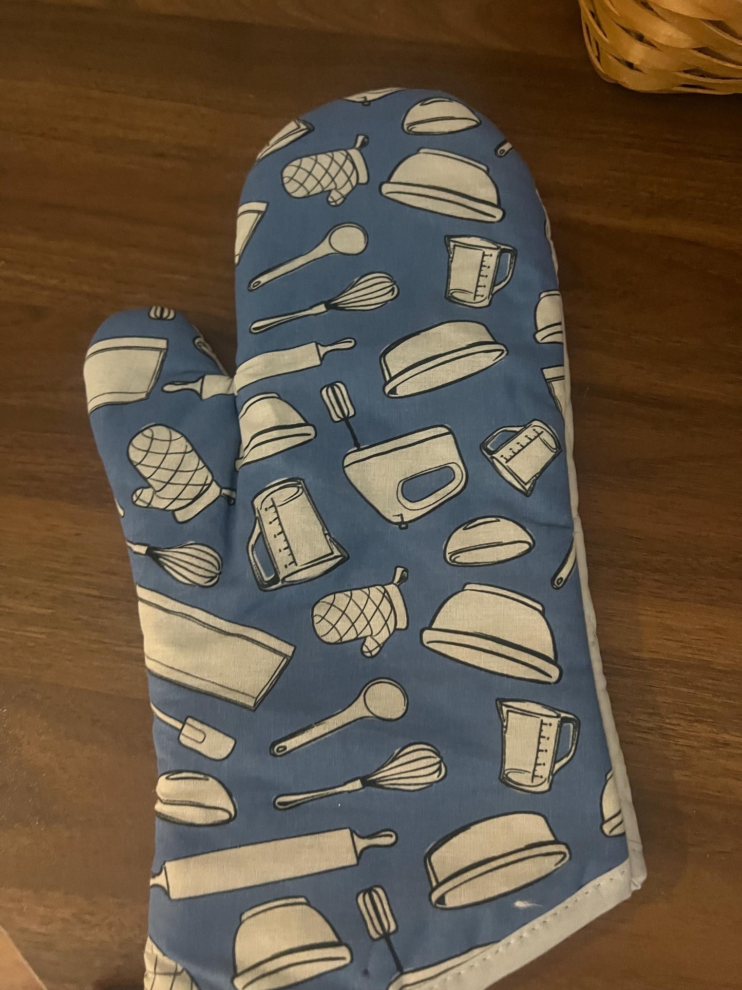 Vintage Blue Kitchen Baking Gift Set – Heart Mold, Crocks, Mixer & Basket