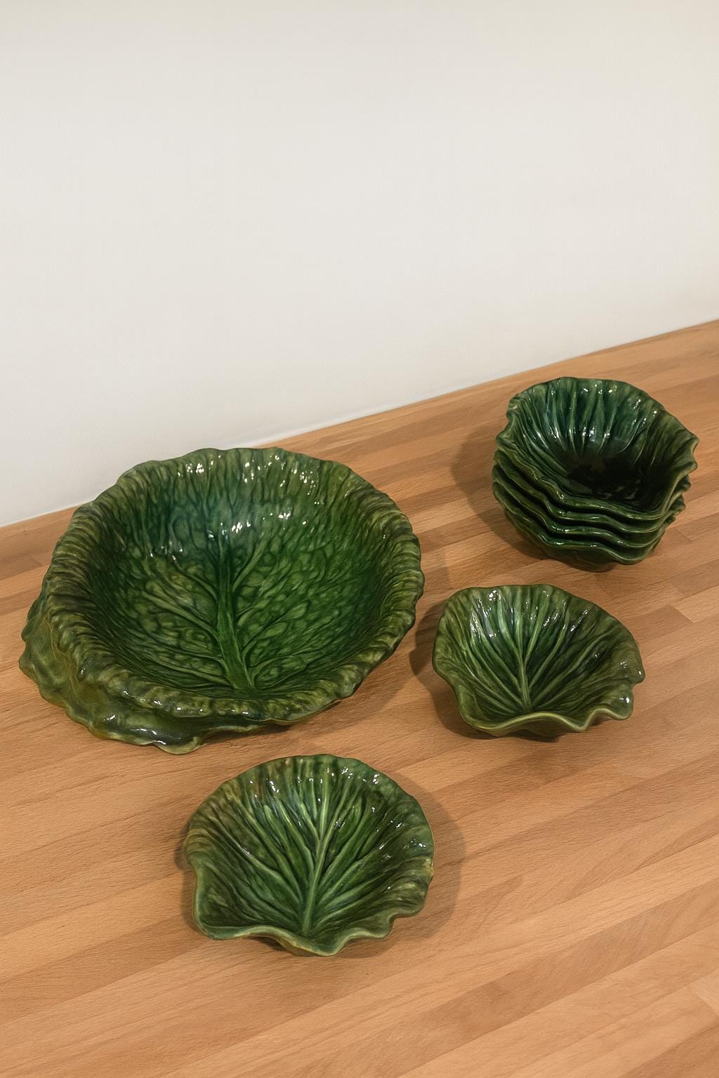 Vintage 1968 Handmade Cabbageware Salad Set – 6-piece Majolica-Style Green Leaf Bowls