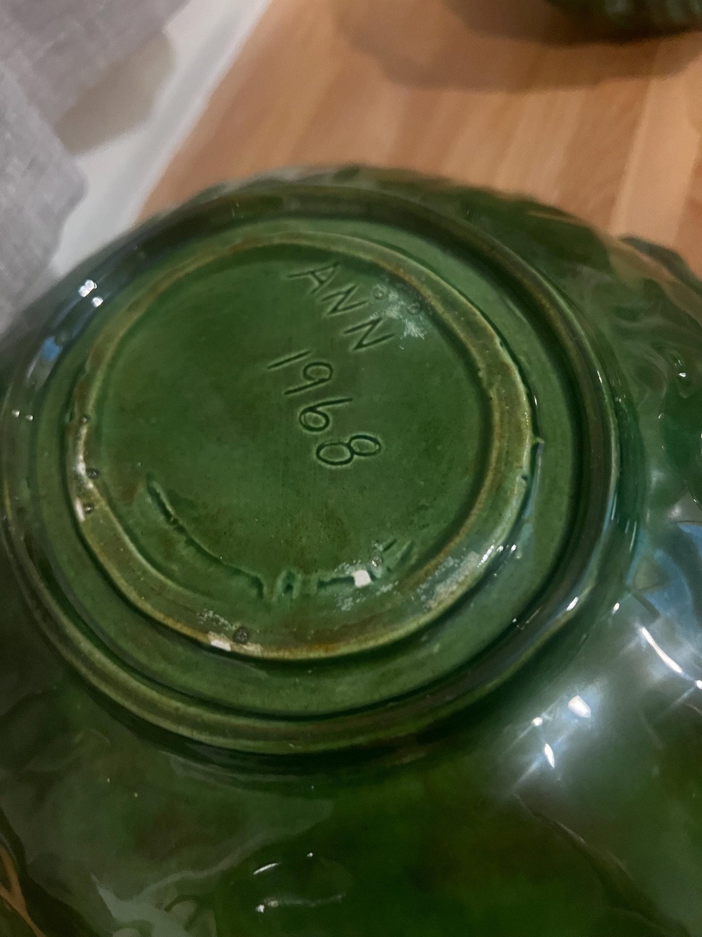 Vintage 1968 Handmade Cabbageware Salad Set – 6-piece Majolica-Style Green Leaf Bowls