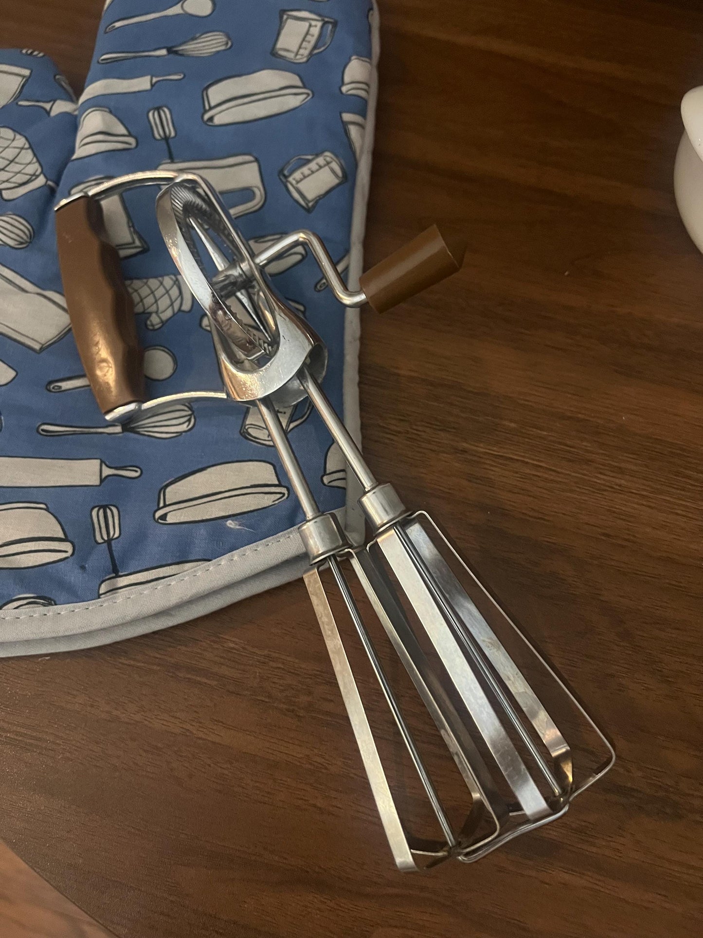 Vintage Blue Kitchen Baking Gift Set – Heart Mold, Crocks, Mixer & Basket